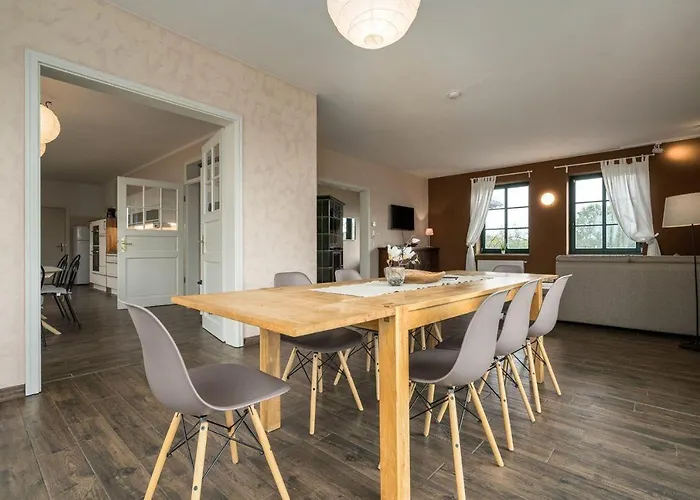 Ferienhaus-landurlaub-mit-kamin * Schwarz (Mecklenburgische Seenplatte)